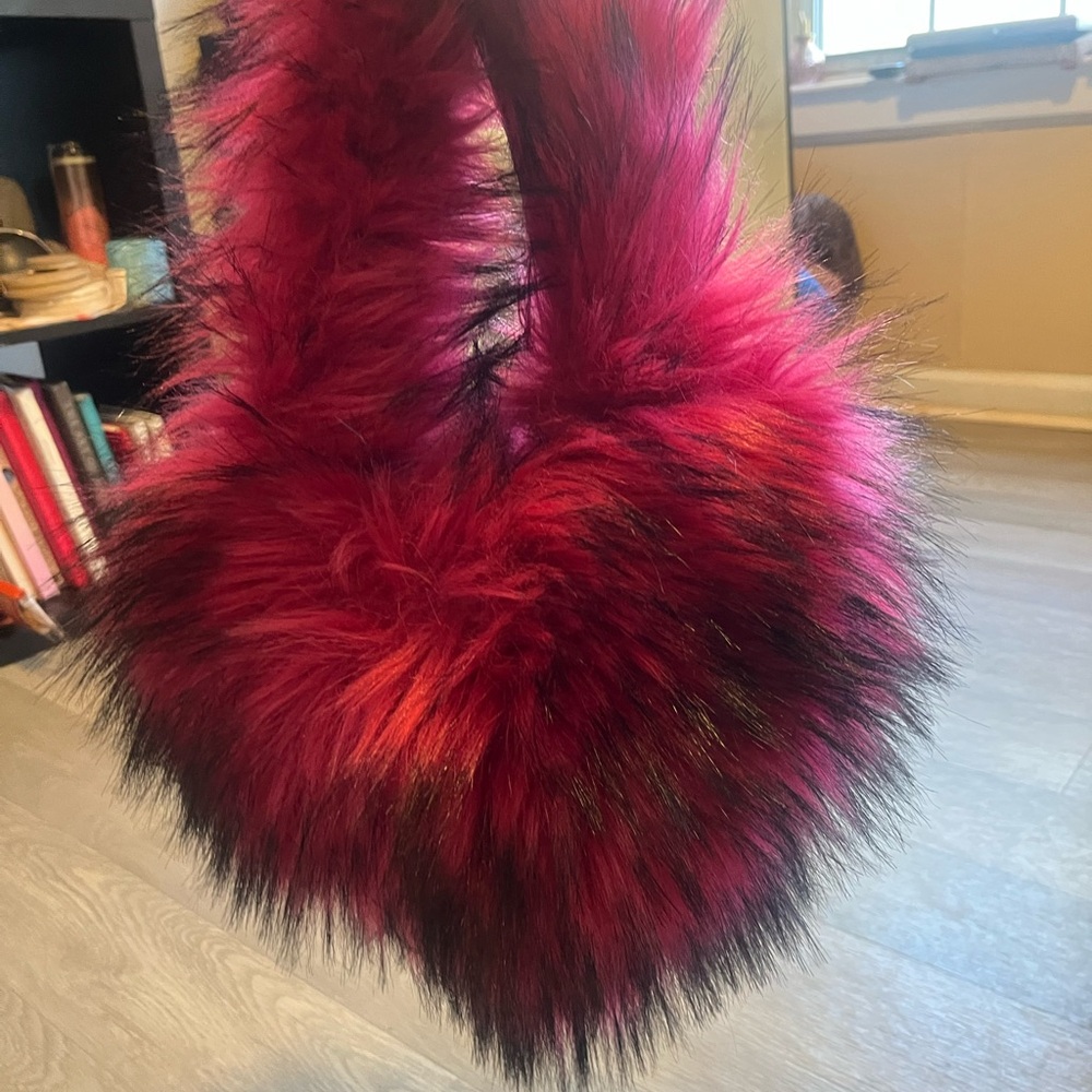 Fuchsia Pink Faux Fur Purse - Picture 2 of 4